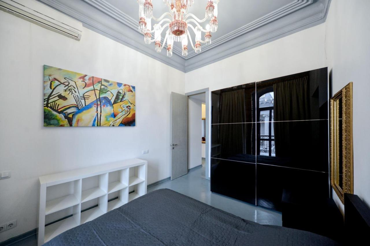 Artol Gorodetskogo Apartment Kiev Ngoại thất bức ảnh