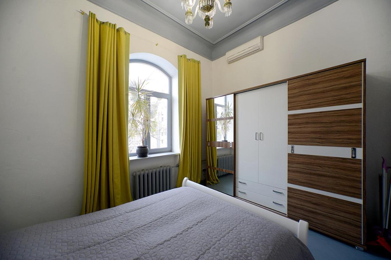 Artol Gorodetskogo Apartment Kiev Ngoại thất bức ảnh