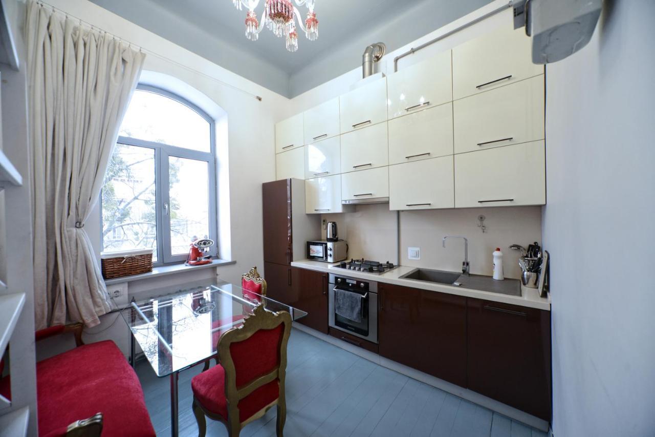 Artol Gorodetskogo Apartment Kiev Ngoại thất bức ảnh