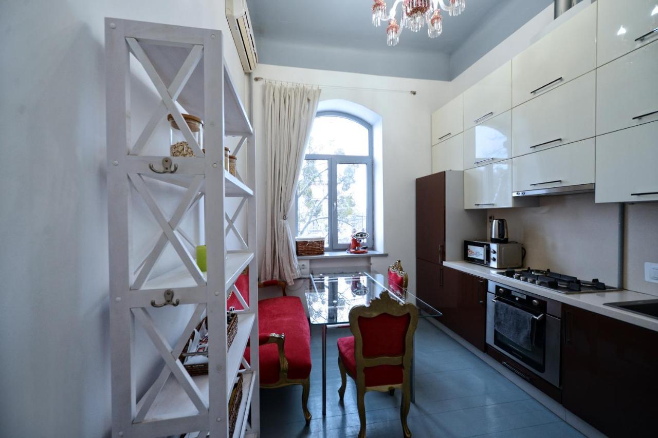 Artol Gorodetskogo Apartment Kiev Ngoại thất bức ảnh