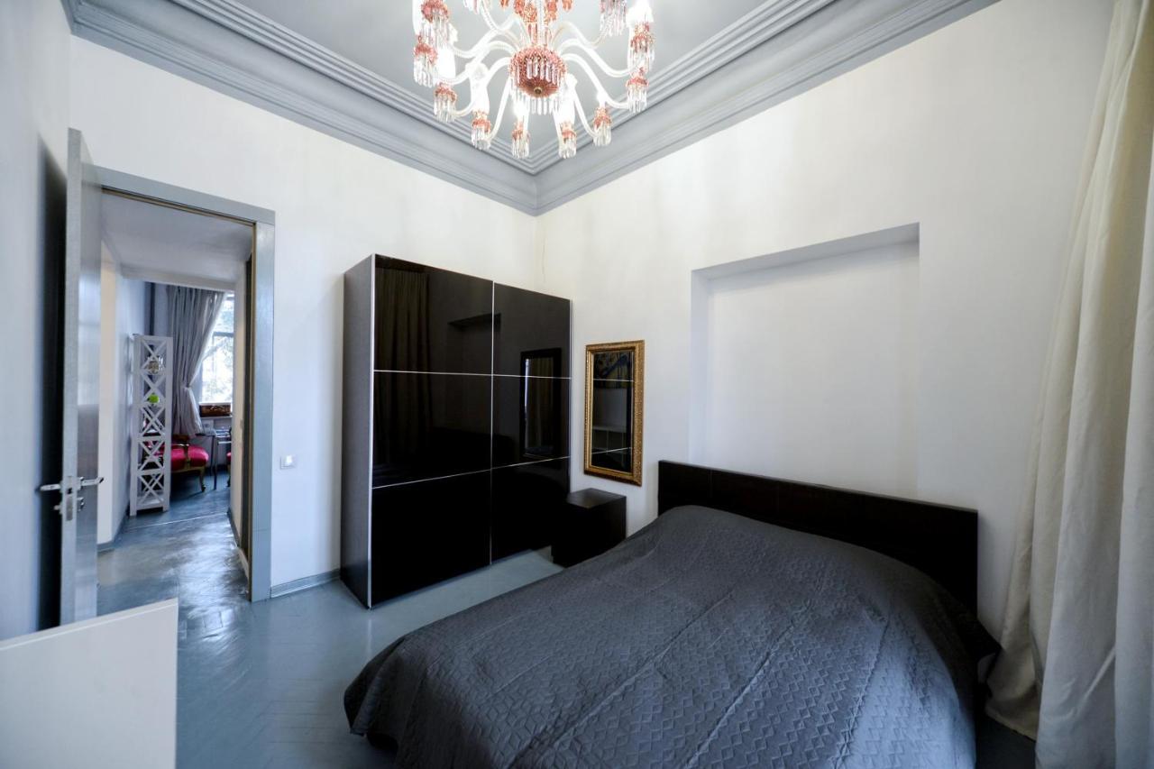 Artol Gorodetskogo Apartment Kiev Ngoại thất bức ảnh