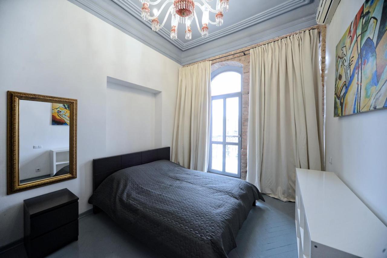 Artol Gorodetskogo Apartment Kiev Ngoại thất bức ảnh