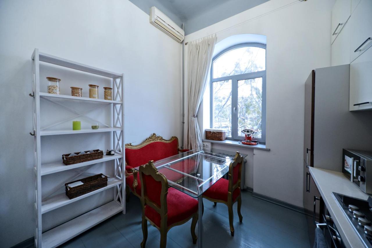 Artol Gorodetskogo Apartment Kiev Ngoại thất bức ảnh