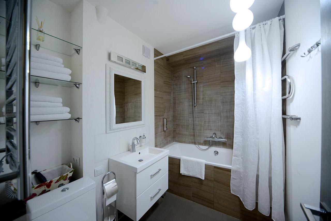 Artol Gorodetskogo Apartment Kiev Ngoại thất bức ảnh