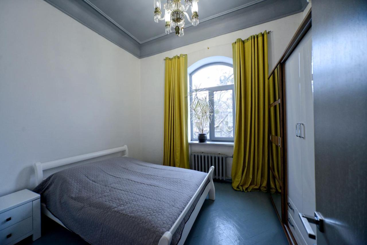 Artol Gorodetskogo Apartment Kiev Ngoại thất bức ảnh